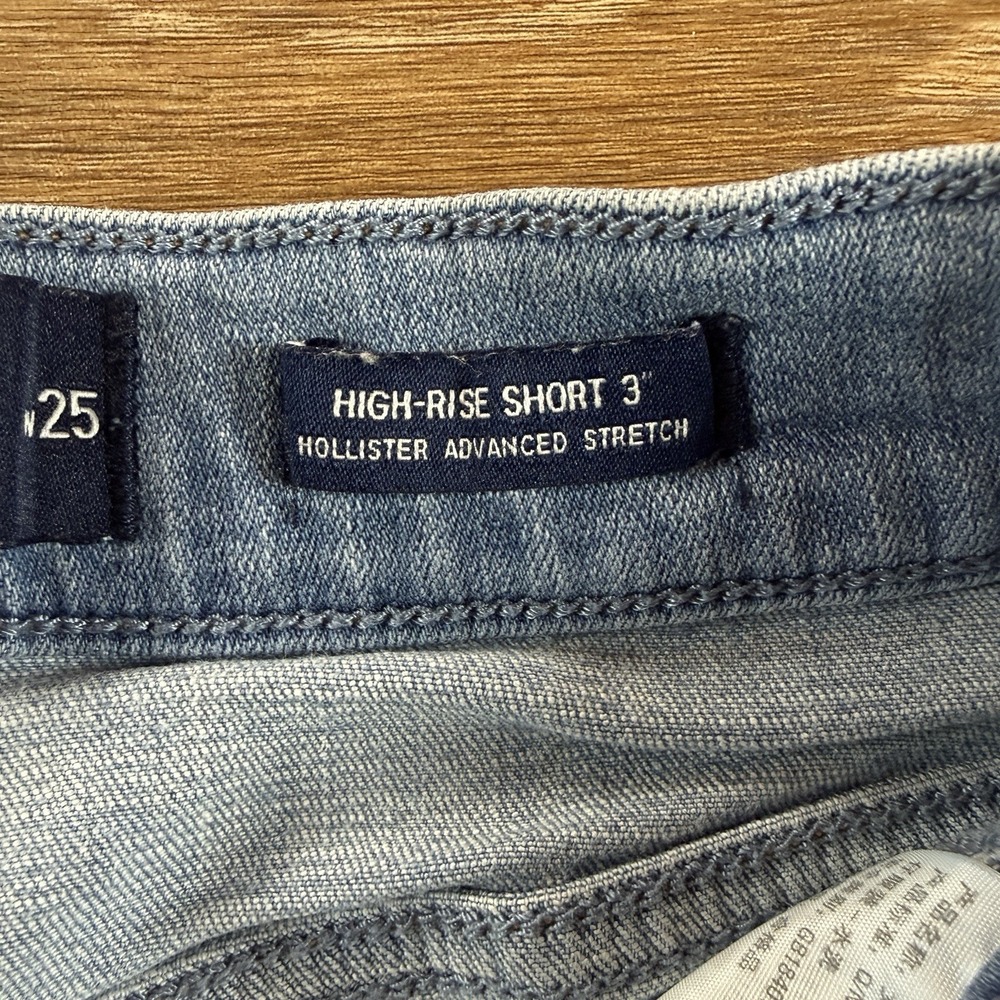 Hollister Women's High Rise Denim Shorts Light Wash Cuffed W25 Size 1 Casual - Picture 3 of 9